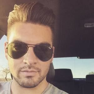 Meet your Posher, Christopher